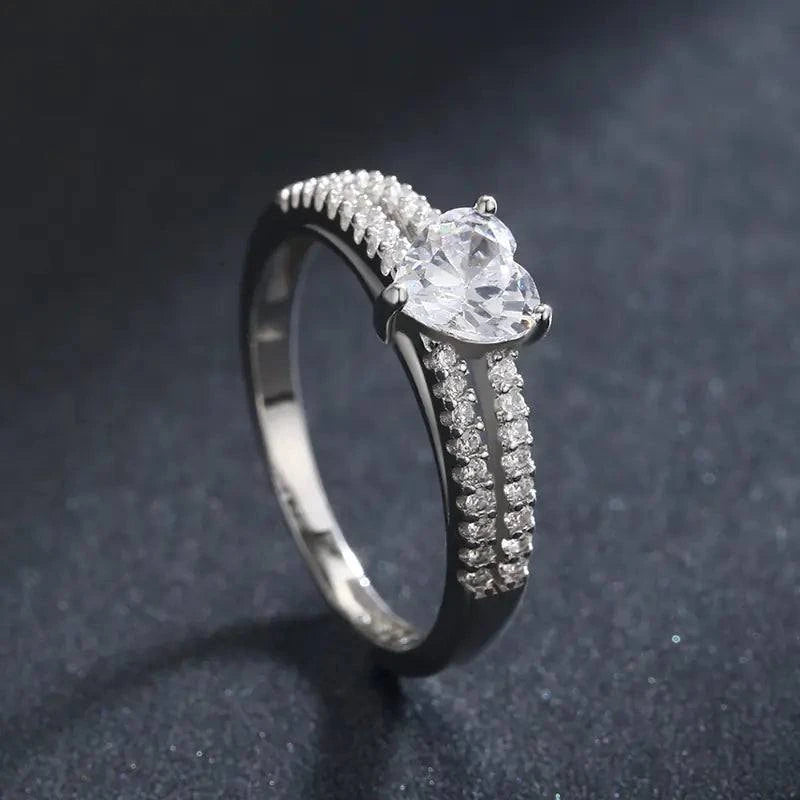 S925 Silver Luxurious Heart-Shaped Ring with Zircon