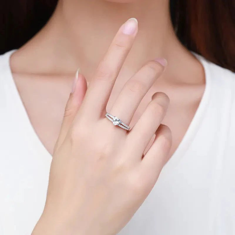 S925 Silver Luxurious Heart-Shaped Ring with Zircon